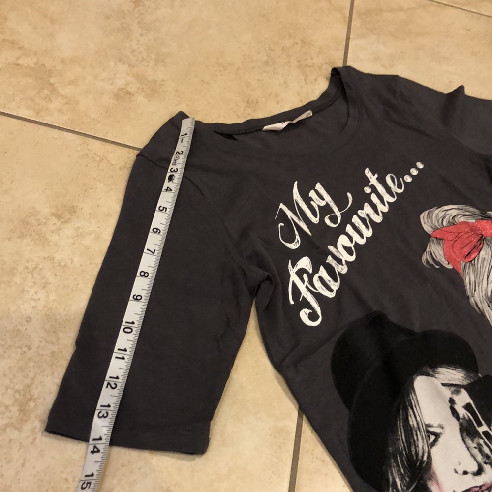 H&M ๐๐short sleeve tee - Picture 9 of 10